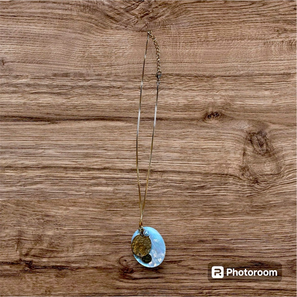 Gorgeous handmade pearl & gold necklace